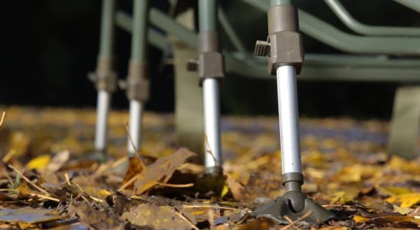 Trakker RLX 8 Leg Bed - Image 4