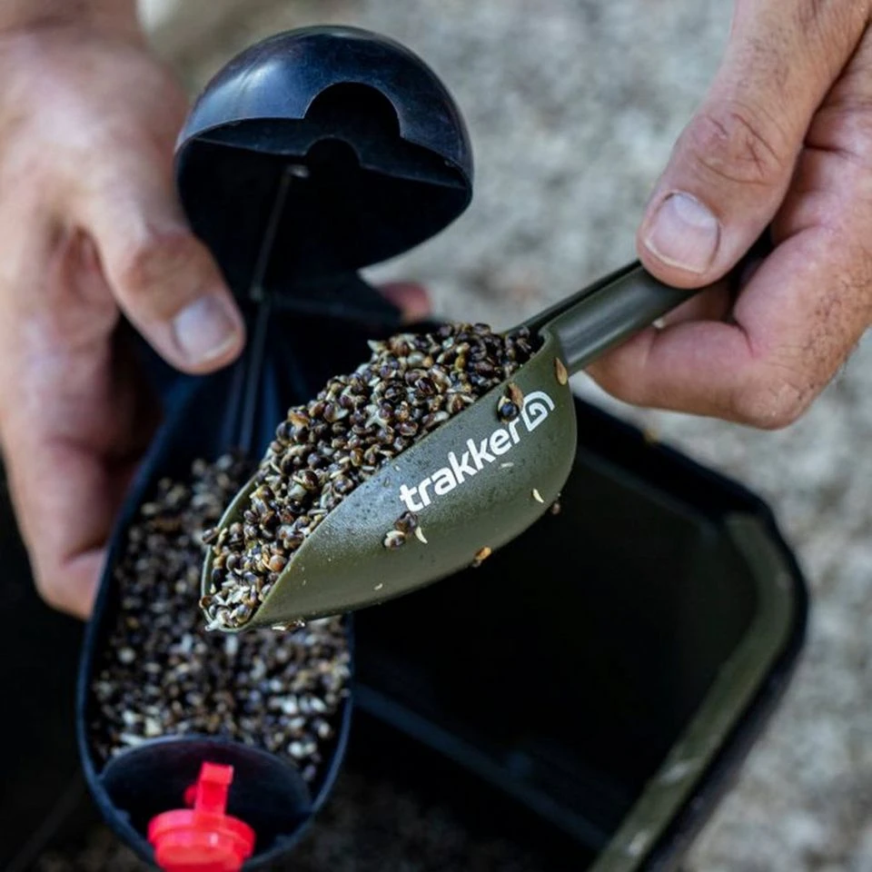 TRAKKER Bait Scoop Set - Image 7